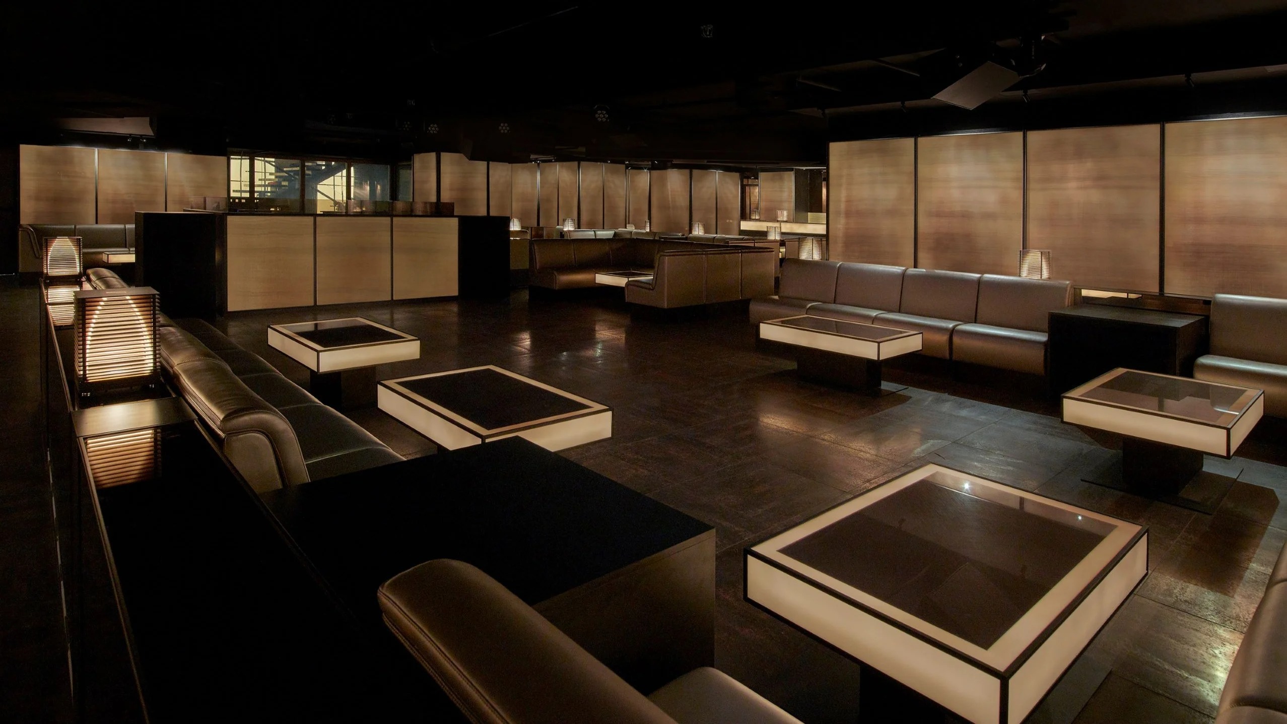 Armani Exchange screenshot